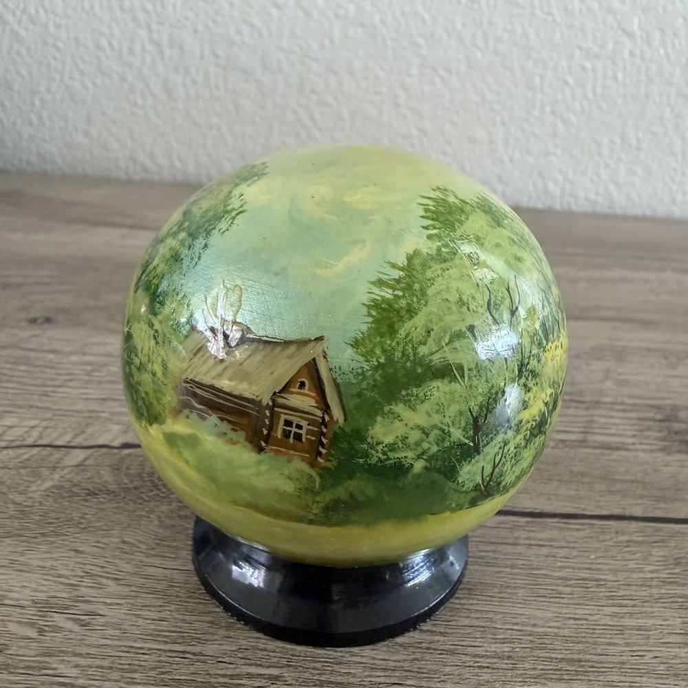 Vtg Russian Hand Painted Sphere Lacquer Wooden Trinket Cabin Forest Green Signed - Picture 2 of 12